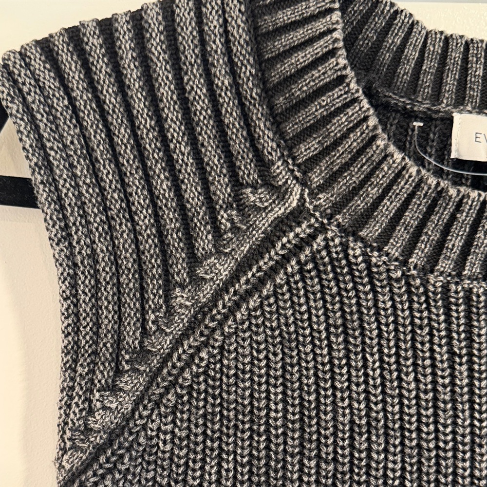Evereve Charcoal and White Ribbed Sweater - Picture 3 of 3